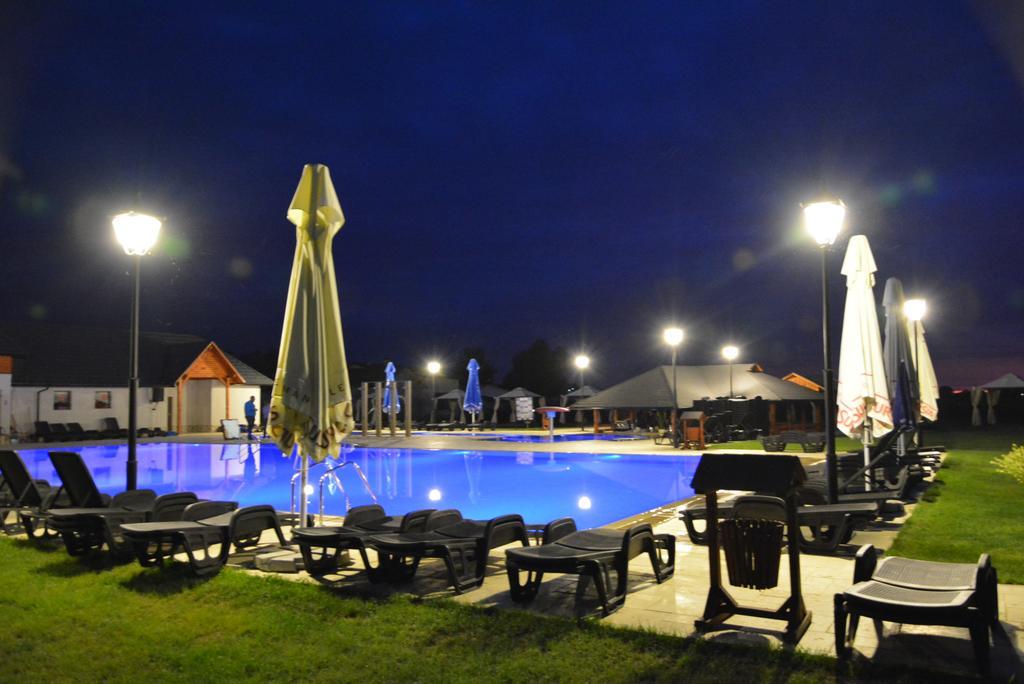 Pension La Taticu Săcălăşeni Bagian luar foto
