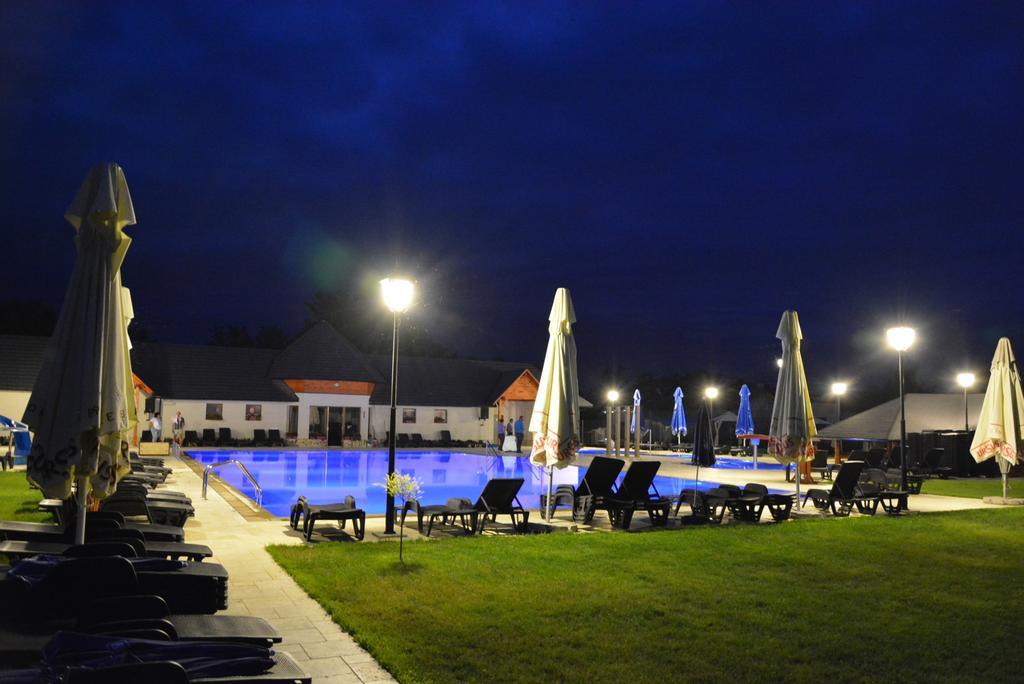 Pension La Taticu Săcălăşeni Bagian luar foto