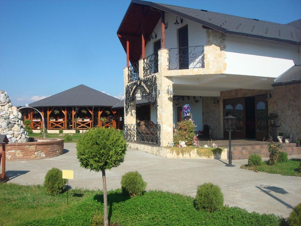 Pension La Taticu Săcălăşeni Bagian luar foto